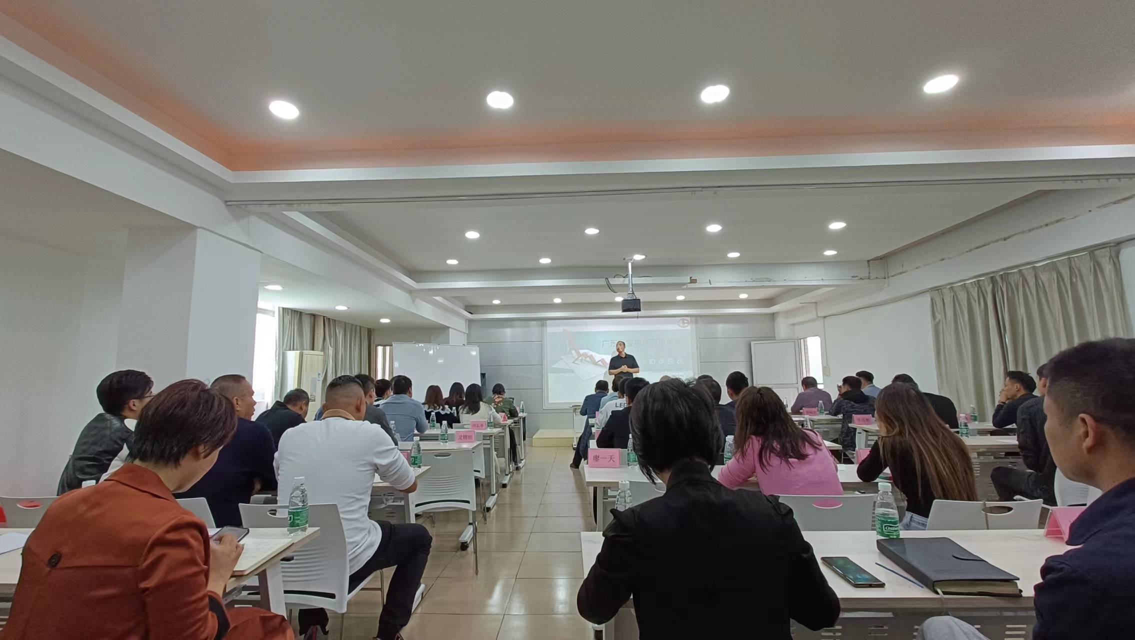 人才無(wú)價(jià) 企業(yè)無(wú)限丨堅寶電纜舉辦2023年新員工入職培訓活動(dòng)